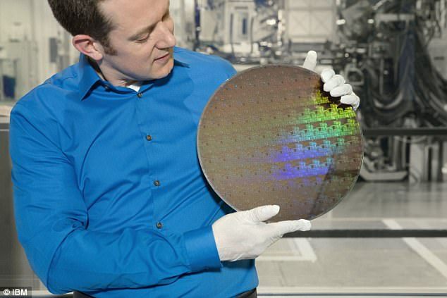 IBM与三星联合打造超微芯片 性能大幅提升