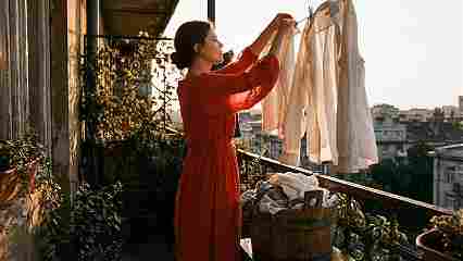 字节Seedance 2.0刷屏两天：网友们玩疯了，只有影视圈的人在“瑟瑟发抖”